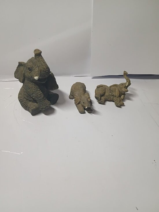 Marty Sculptures Other - The Herd Vintage 1989 Resin Elephant Figures by Martha Carey